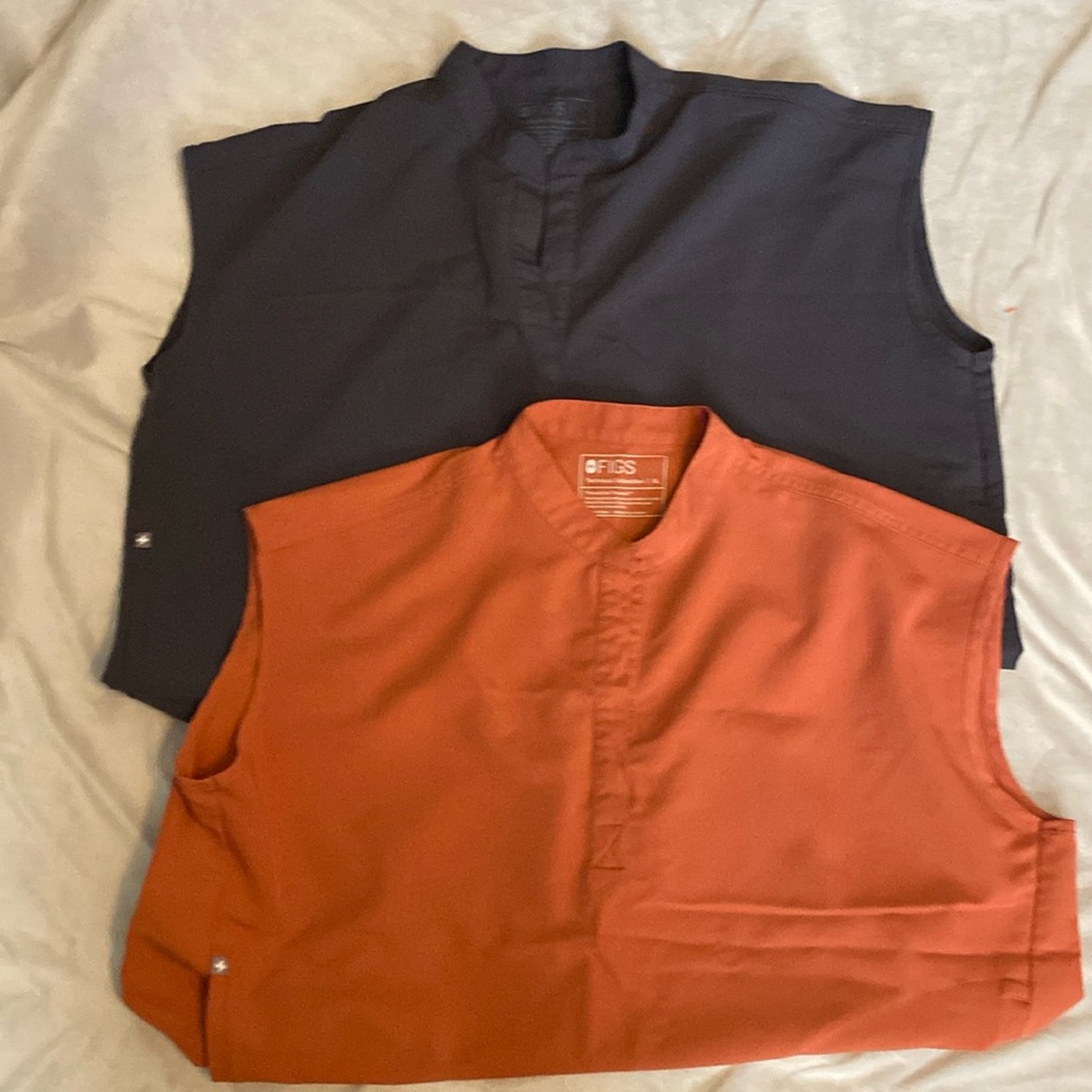 Xl-Figs scrub top